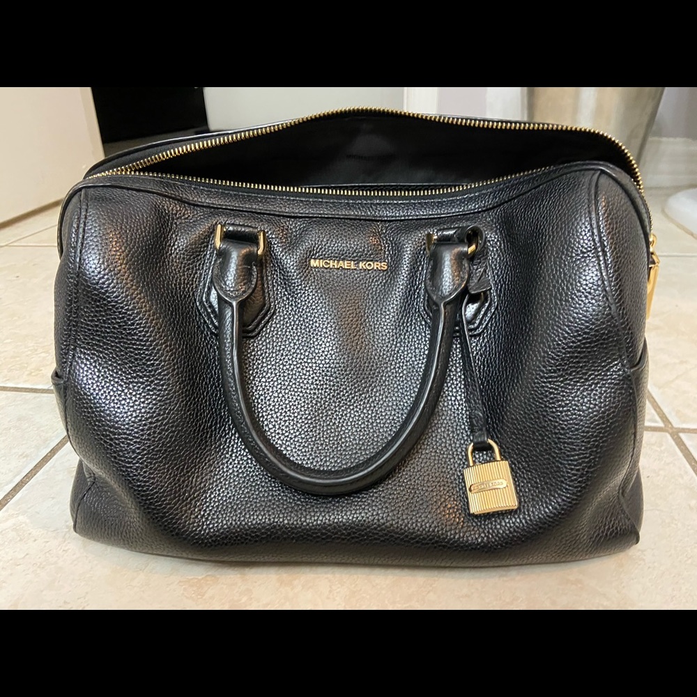 COPY - Used authentic Michael Kors black handbag